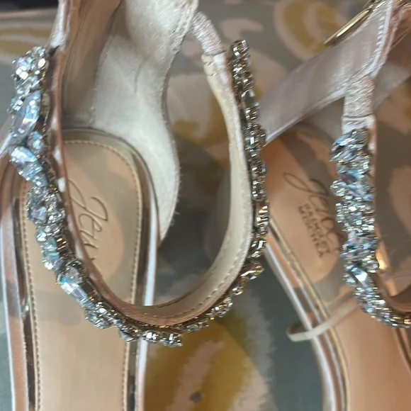 Jewel by bagley Mischka beige statin dress sandals - Picture 2 of 7